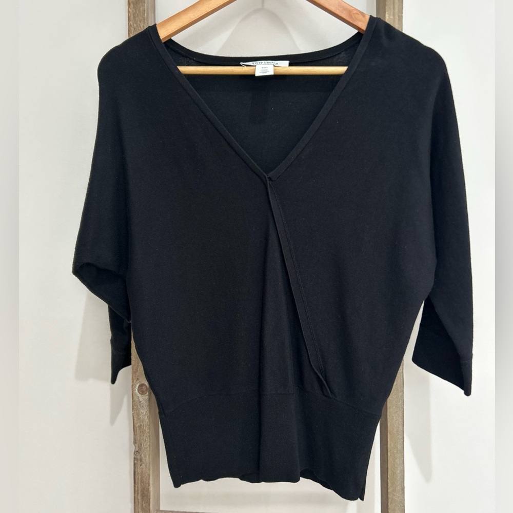 White House Black Market Black V-Neck Sweater Top 3/4 Sleeves Women’s Size XXS